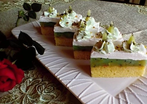 Pistáciové kiwi řezy