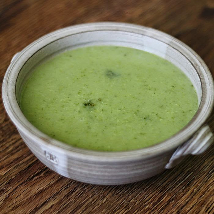 Brokolicová polévka veganská