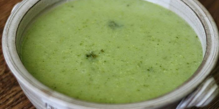 Veganská brokolicová polévka