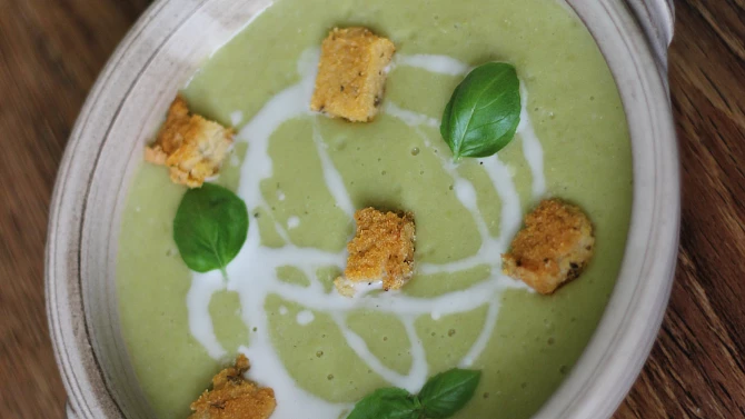 Veganská hrášková polévka