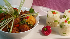 Vietnamský karamelizovaný bůček (Thịt kho tàu )
