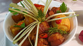 Vietnamský karamelizovaný bůček (Thịt kho tàu )
