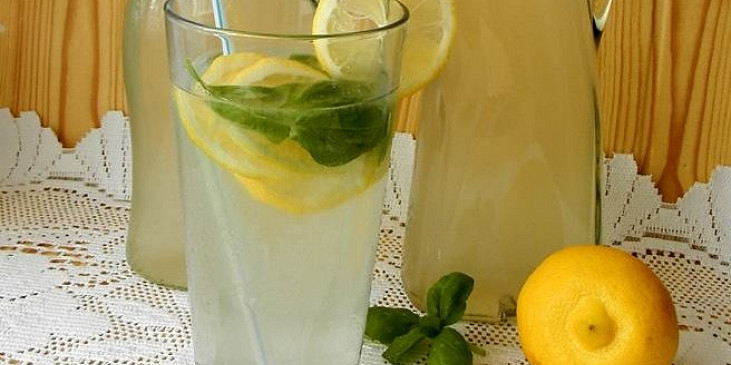 Bazalková limonáda