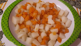Brambory s mrkví a řapíkatým celerem - pro nejmenší