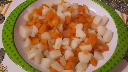Brambory s mrkví a řapíkatým celerem - pro nejmenší