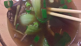 Čínská polévka s vepřovými játry