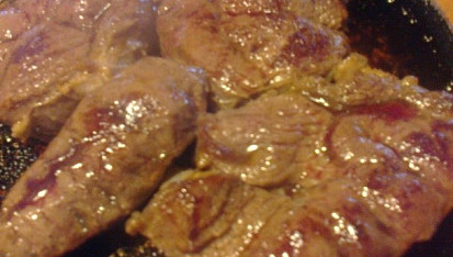 Hovězí plátky s hořkou čokoládou a chilli