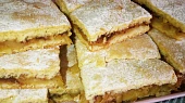 Jablečný moučník se skořicí a medem