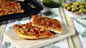 Mallorský zeleninový koláč - Coca de trampó