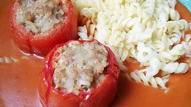 Rajská omáčka s pečenými paprikami a rajčaty