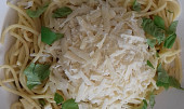 Špagety aglio olio e peperoncino