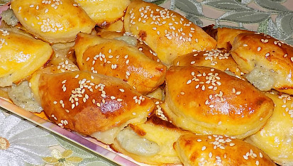 Těsto téměř na cokoliv ze tří surovin, taštičky s Nivou, tvarohem a balkánským sýrem