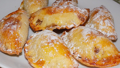 Těsto téměř na cokoliv ze tří surovin, Taštičky plněné povidly a marmeládou