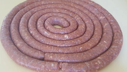 Domácí klobásy sýrové, jak je dělám já, Již naplněná střeva
