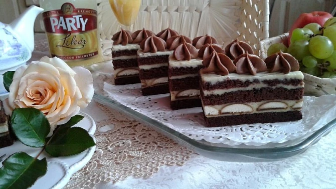 Likérové řezy s piškoty