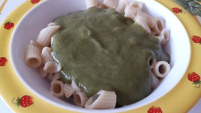 Mangoldovo-brokolicová omáčka - pro nejmenší
