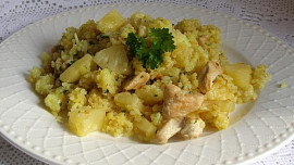 Rýže s kuřecím masem a ananasem
