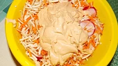 Salat z kořenové zeleniny s tofu majonézou
