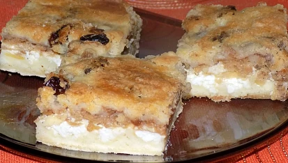 Sypaný tvarohovo-jablečný koláč