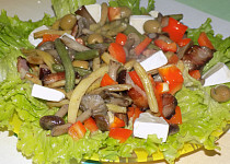 Teplý václavkovo-fazolkový salát