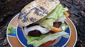 Burgery nebo karbanátky s červenou řepou