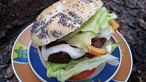 Burgery nebo karbanátky s červenou řepou