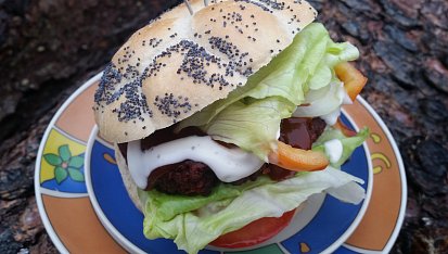 Burgery nebo karbanátky s červenou řepou