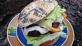 Burgery nebo karbanátky s červenou řepou