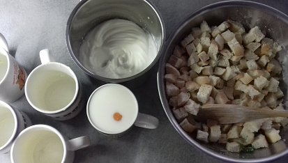 Hrnkové knedlíky s petrželkou, Příprava ingrediencí