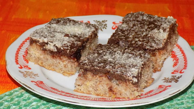 Krupicovo-jablečný koláč