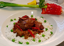 Kýta v sladké chilli omáčce s hráškovou rýží