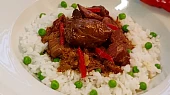 Kýta v sladké chilli omáčce s hráškovou rýží