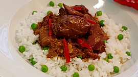 Kýta v sladké chilli omáčce s hráškovou rýží