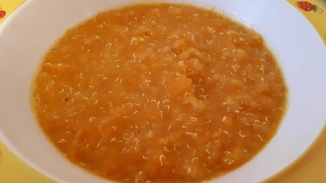 Mrkvová kaše s quinoa vločkami - pro nejmenší