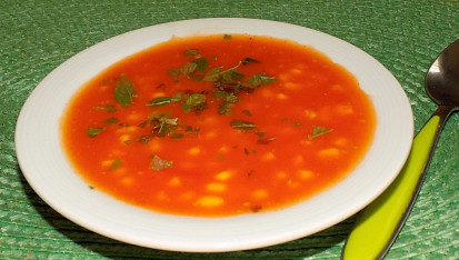 Rajčatová polévka s kukuřicí