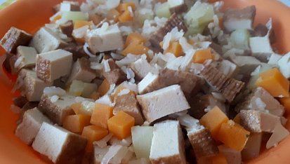 Tofu s batátem a cuketou
