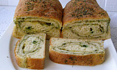 Bylinkový chlebíček s česnekem a sýrem (Bylinkový chlebíček s česnekem a sýrem)