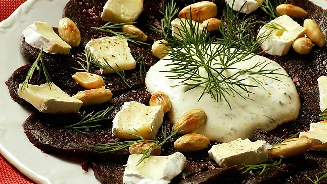 Červená řepa s koprovým přelivem