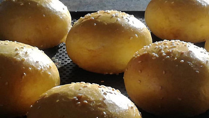 Hamburgerové bulky, ..tady upečené