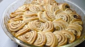 Jablečno-švestkový "crumble"