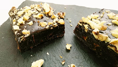 Nepečené brownies z datlí bez přidaného cukru