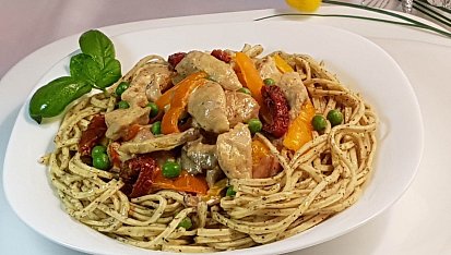 Pikantní kuřecí a Pasta Tartufo (Lanýž)