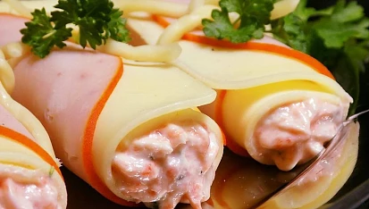 Sýrovo-šunkové balíčky s jemnou pomazánkou