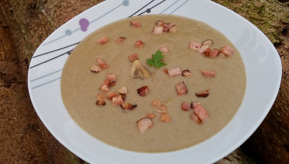 Žampionová krémová polévka se slaninou