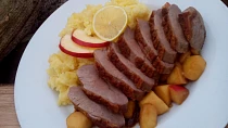 Kachní prsa se sladko-pikantní přílohou