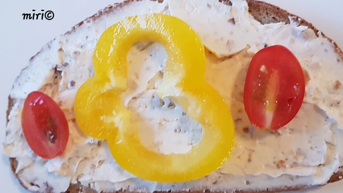 Pomazánka s ořechy