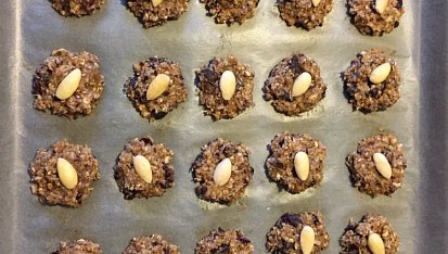 Vánoční cookies, před vložením do trouby