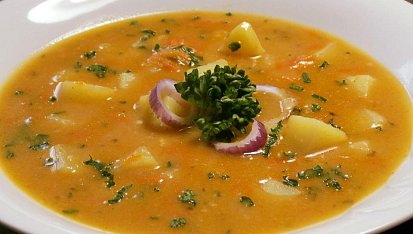 Cibulovo-česneková polévka s bramborami
