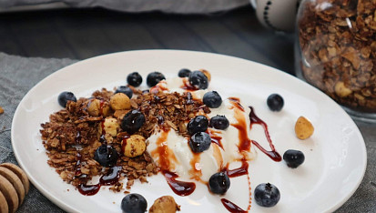Domácí oříšková granola/müsli