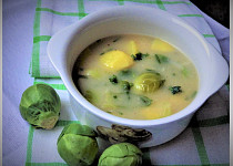Kmínová polévka s bramborem a růžičkovou kapustou